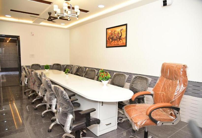 Hotel Geetanjali Excellency