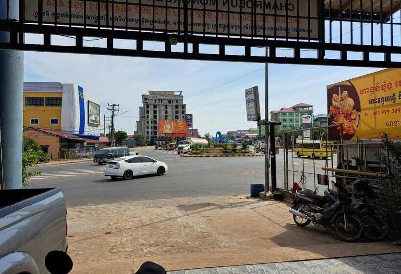 هتل Guesthouse Chamroeun Mongkul