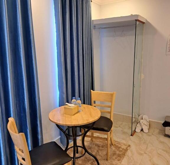 هتل Guesthouse Chamroeun Mongkul