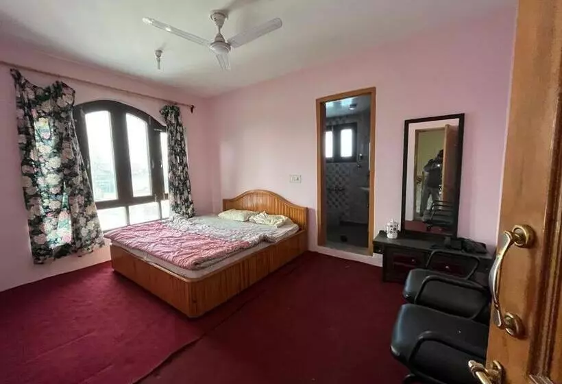 ホテル Johns Palace