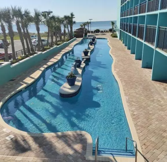 هتل Upgraded Studio At Landmark Resort ! 17 Pools, Lazy Rivers, Jacuzzis! 814