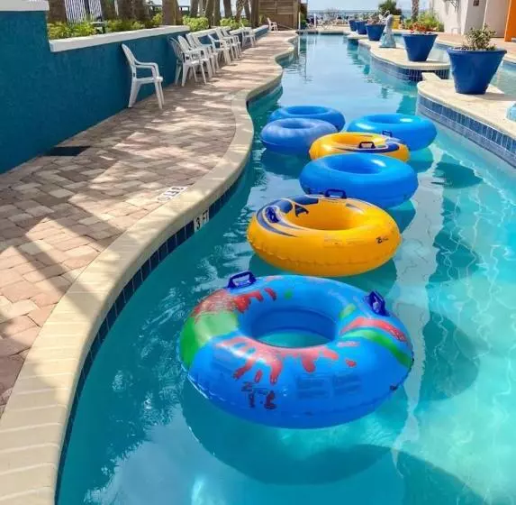 هتل Upgraded Studio At Landmark Resort ! 17 Pools, Lazy Rivers, Jacuzzis! 814