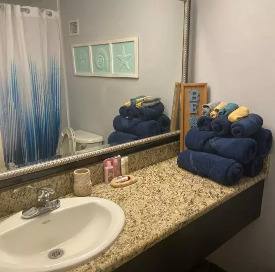 هتل Upgraded Studio At Landmark Resort ! 17 Pools, Lazy Rivers, Jacuzzis! 814