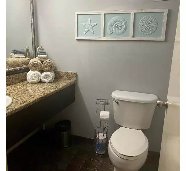 هتل Upgraded Studio At Landmark Resort ! 17 Pools, Lazy Rivers, Jacuzzis! 814
