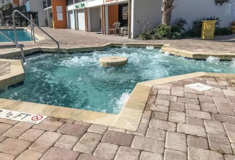 هتل Upgraded Studio At Landmark Resort ! 17 Pools, Lazy Rivers, Jacuzzis! 814