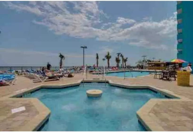 هتل Upgraded Studio At Landmark Resort ! 17 Pools, Lazy Rivers, Jacuzzis! 814