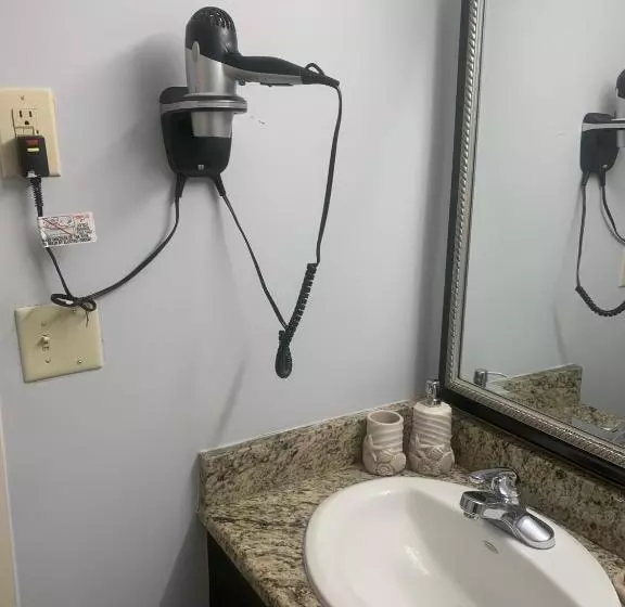 هتل Upgraded Studio At Landmark Resort ! 17 Pools, Lazy Rivers, Jacuzzis! 814