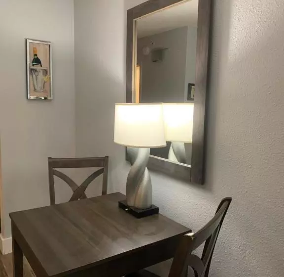 هتل Upgraded Studio At Landmark Resort ! 17 Pools, Lazy Rivers, Jacuzzis! 814