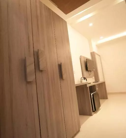 ホテル Shanti International