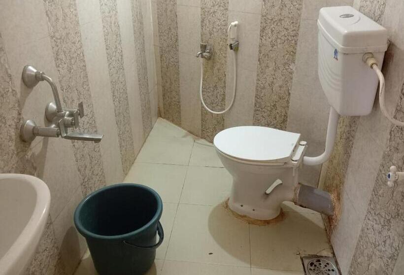 Отель Staymaker Patricia Residency