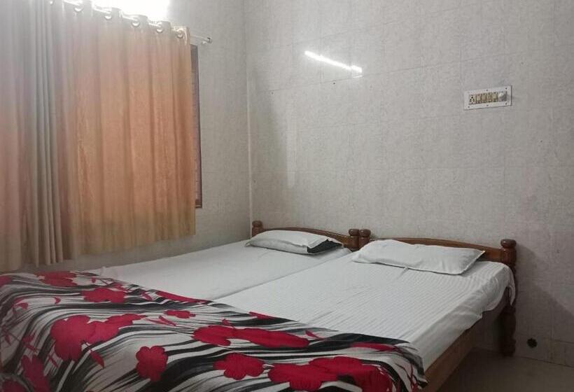 Отель Staymaker Patricia Residency