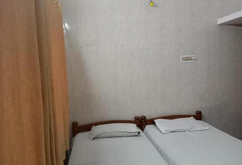 Отель Staymaker Patricia Residency