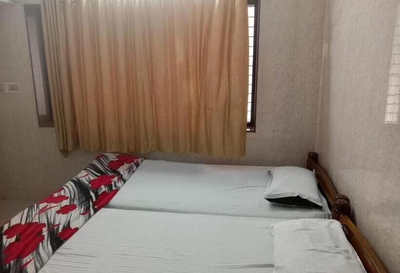 Отель Staymaker Patricia Residency