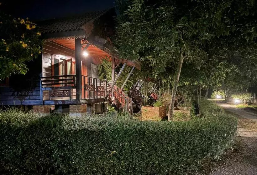 ホテル Vang Vieng Garden Villa