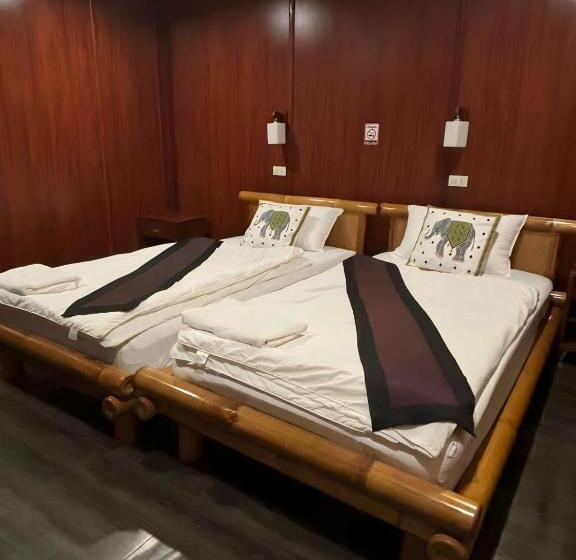 בית מלון כפרי Vang Vieng Garden Villa