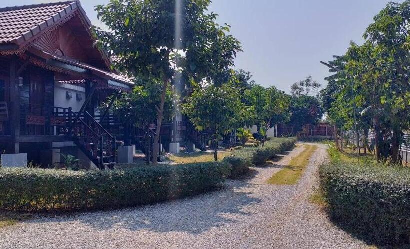 בית מלון כפרי Vang Vieng Garden Villa