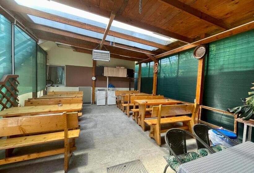 پانسیون Casa Francisc