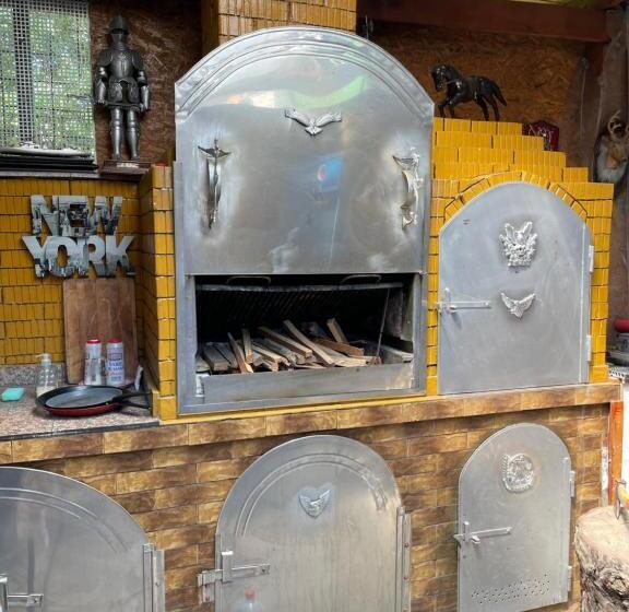 پانسیون Casa Francisc