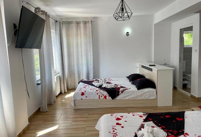 پانسیون Casa Francisc