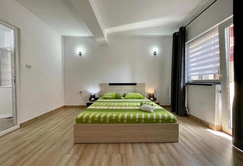 پانسیون Casa Francisc