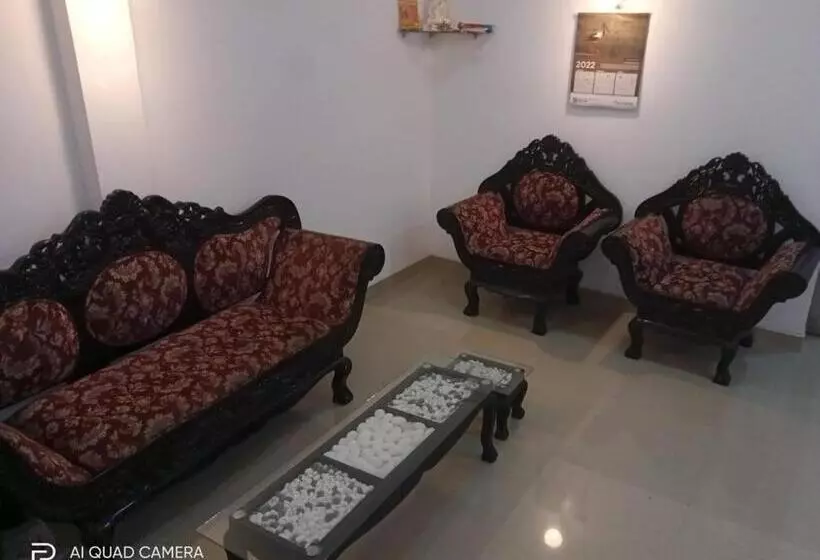 ペンション Thilakawardhana Guest House