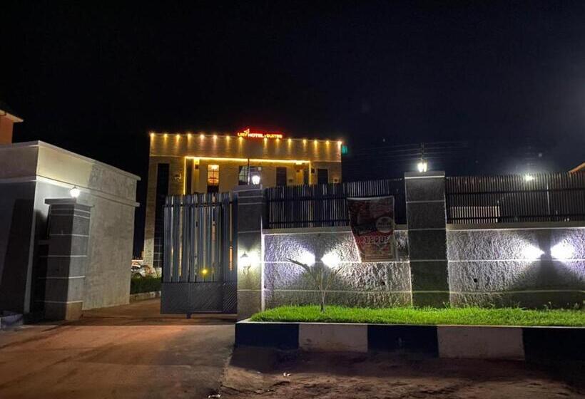 Rove Luxury Hotel And Suites