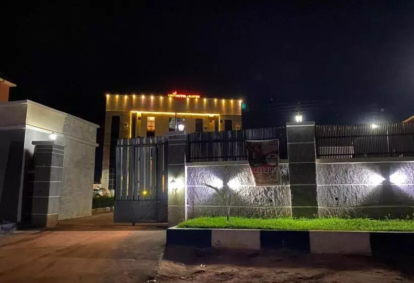 Rove Luxury Hotel And Suites