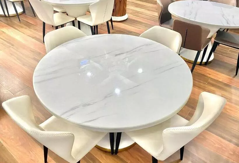 Rove Luxury Hotel And Suites