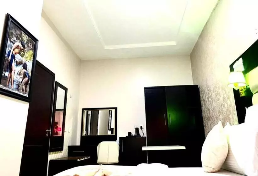 Rove Luxury Hotel And Suites