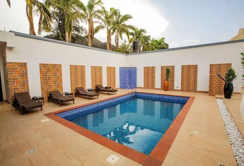 Rove Luxury Hotel And Suites