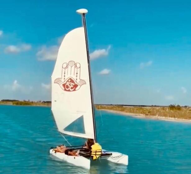 מלון כמוסות Asana Glamping