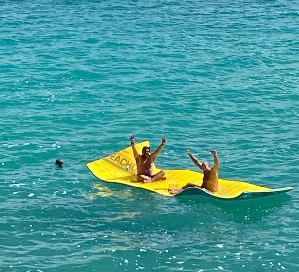 מלון כמוסות Asana Glamping