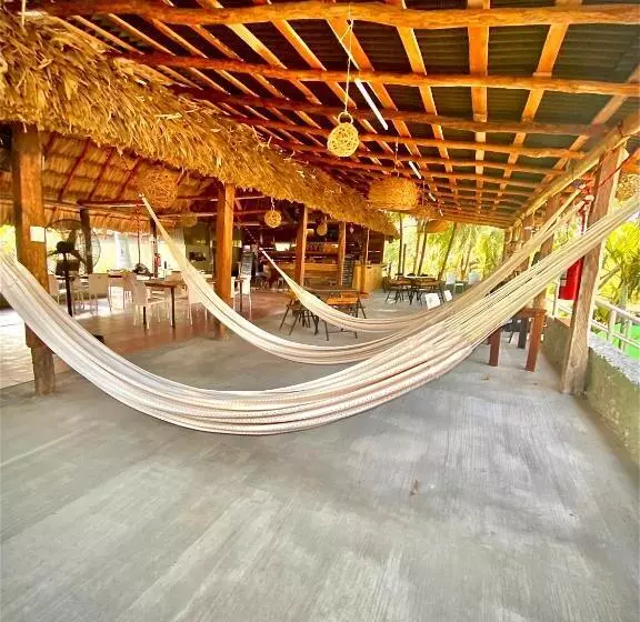Kapselihotelli Asana Glamping