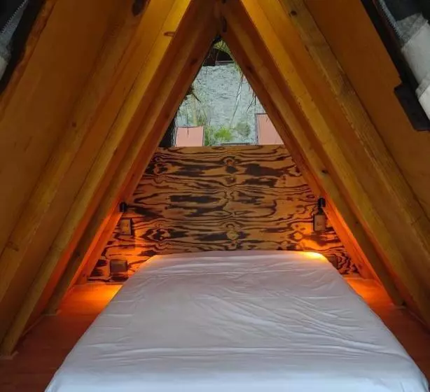 Kapselihotelli Asana Glamping