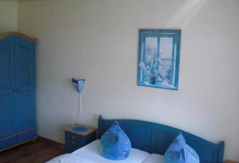 Hotelli Ferienhof Altglobsow/ Cafe Seeblick