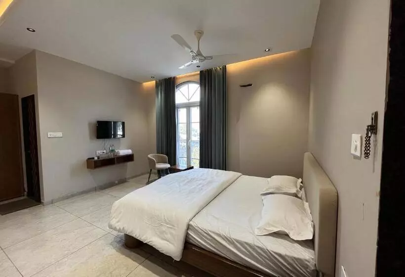 Hotelli Hari Leela Fort View Palace