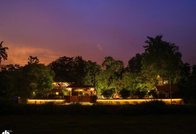 בית מלון כפרי Wayanad Kuruva Isles Jungle Resort