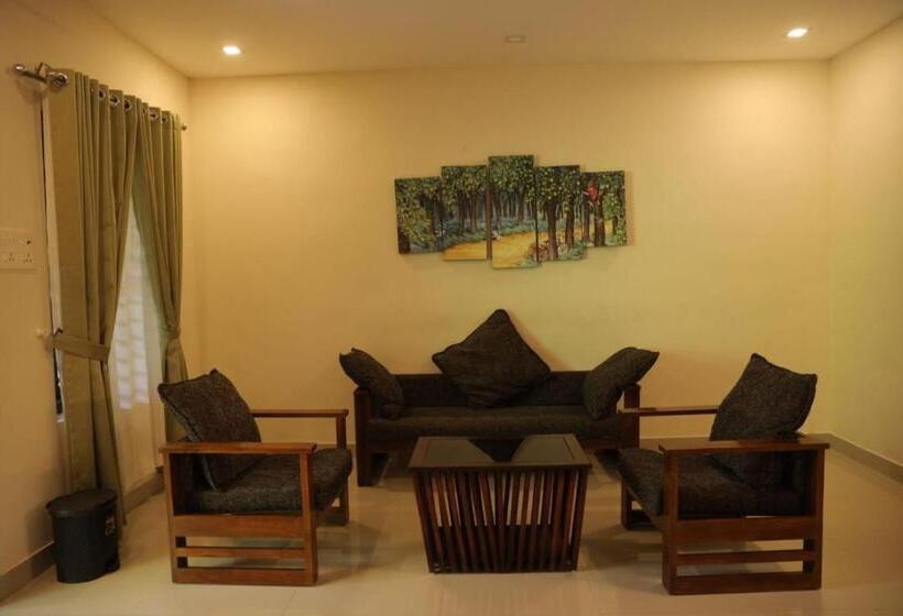 בית מלון כפרי Wayanad Kuruva Isles Jungle Resort