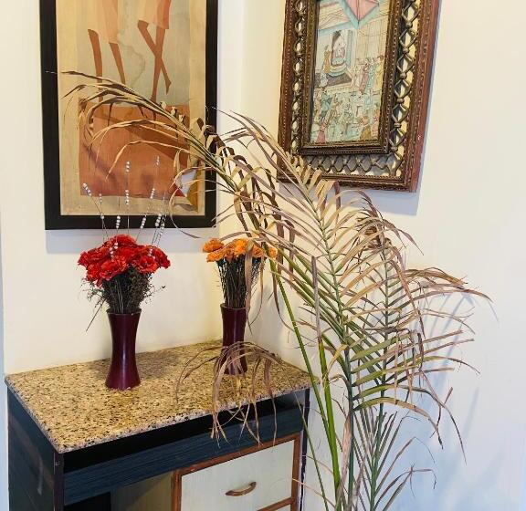 Hotel Taj Comfort 500mtr Tajmahal