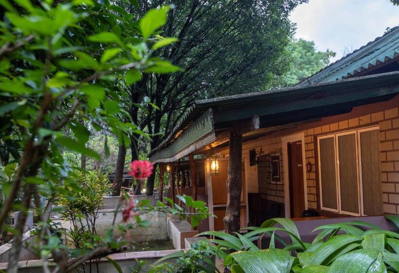 호텔 Udawalawa Safari Village