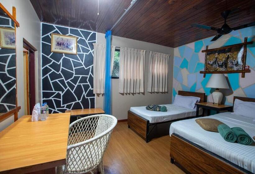 호텔 Udawalawa Safari Village