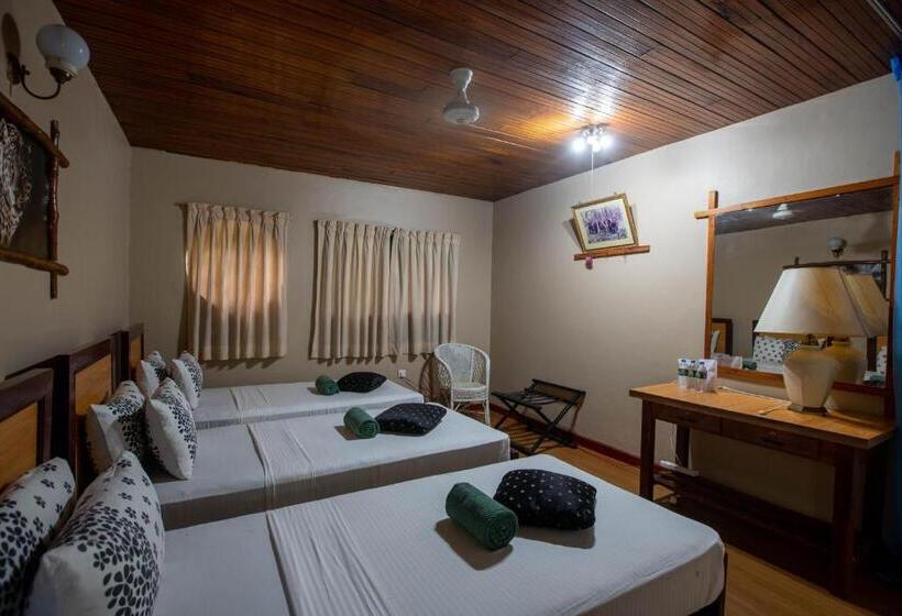호텔 Udawalawa Safari Village