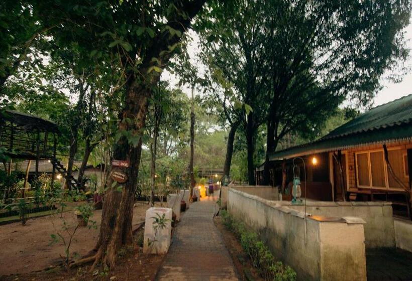호텔 Udawalawa Safari Village