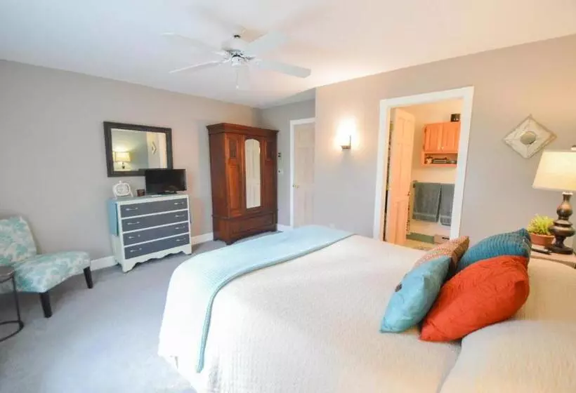 Paper Mill Pines Bed And Breakfast