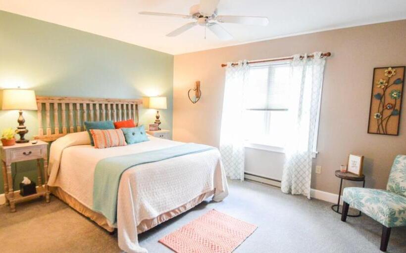 Paper Mill Pines Bed And Breakfast