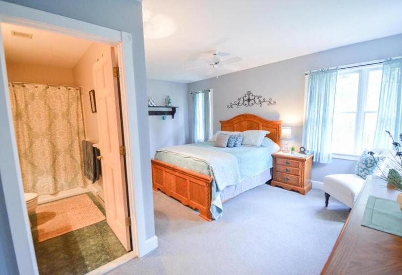 Paper Mill Pines Bed And Breakfast