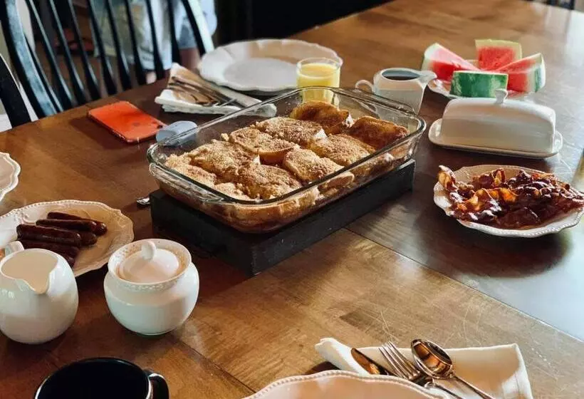 Paper Mill Pines Bed And Breakfast