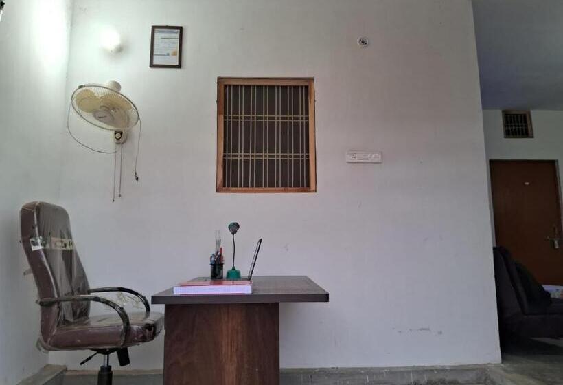 膳宿费 Arnav Guest House