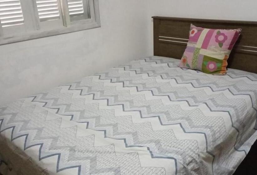 ペンション Casa De Praia A 100 Metros Da Praia