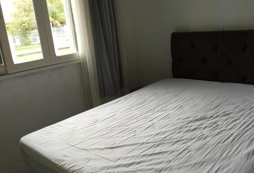 ペンション Casa De Praia A 100 Metros Da Praia